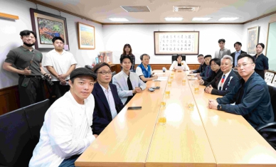 「峰起計畫」跨域團隊分別拜會雲林縣政府、縣議會 交流地方創生、AI賦能與青年合作 參與議員團隊升級數位、議政沙龍構思等〜