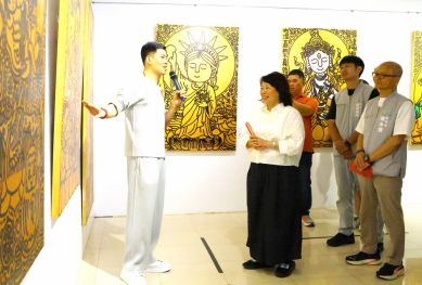 嘉義市圓福寺佛誕節浴佛法會 市長黃敏惠等人祈願社會安定、和諧