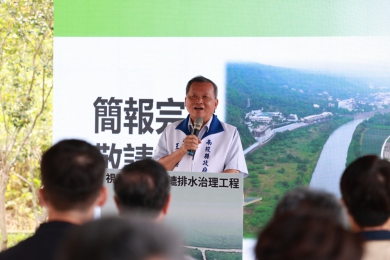 行政院長卓榮泰視察「外轆排水治理工程」 副縣長王瑞德盼中央維持負擔比例