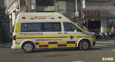 高雄旗津驚傳命案男子陳屍屋內喉嚨插剪刀疑點重重