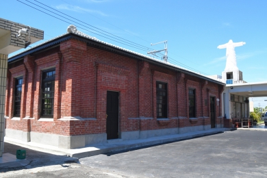 埔心鄉「羅厝天主堂」文物館,獲選2026年「建築園冶獎」。(照片縣府提供)
