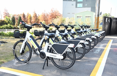 彰化縣府趕在開學前啟用13處MOOVO公共自行車站點。(照片縣府提供)
