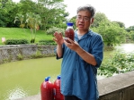 提升水產養殖新利器　中正大學教授王少君研發可用於水產養殖淨水的竹炭益生菌配方