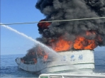 火燒船｜龜山島北方海域，火勢猛烈、濃煙滾滾，海巡迅速滅火、海中救出2漁民！