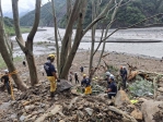 南橫五口墜谷搜救進入第八天再尋獲小屍塊及5件衣服