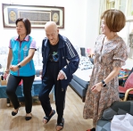 106歲蔡爺爺｜吉安鄉最高齡人瑞，健步如飛、養生有道，吉安鄉滿百人瑞20位｜游淑貞親頒金牌，調升千元敬老禮金！