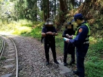 違規行走鐵道進入眠月線臺灣一葉蘭自然保留區  三遊客遭取締  林鐵處持續推動鐵道安全取締
