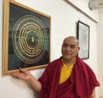 宮廟達人「警界孔子」高哲翰：烏金滇津仁波切竹筆書寫黃財神心咒蘭扎體宗教意涵