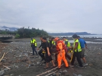 礫石地形踩踏不穩｜都威橋岸際男子腳踝扭傷無法行走，海巡警消救援送醫！