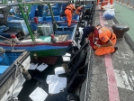 富岡港區發現海面油污 ｜海巡即時應變防止擴散