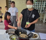彰化家扶「家有小廚師」烹飪營，移師二林服務處。（照片家扶提供）