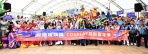 受到青年朋友喜愛的「COSPLAY」（前排）與王縣長（前排中）現身鹿港。（照片縣府提供）