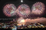 嘉義縣「2026東石海之夏」壓軸煙火秀登場 單日破7萬人次湧入碼頭看煙火!