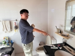 嘉縣高中教師李品澔 涉嫌在住處廁所以手機錄影偷拍如廁未成年學生 嘉義地檢署偵結起訴並公開姓名及犯罪地點 求處有期徒刑 4 年